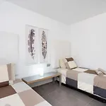 Apartament Frontline Penthouse With Heated Pool And Parking