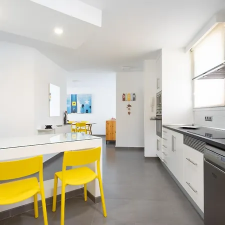 Frontline Penthouse With Heated Pool And Parking Lejlighed Los Cristianos (Tenerife)