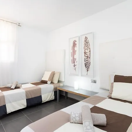 Frontline Penthouse With Heated Pool And Parking * Los Cristianos (Tenerife)