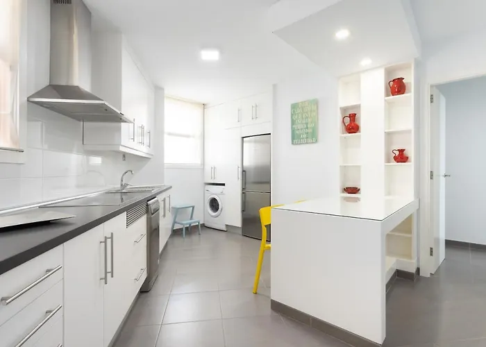 Frontline Penthouse With Heated Pool And Parking Appartement Los Cristianos (Tenerife)