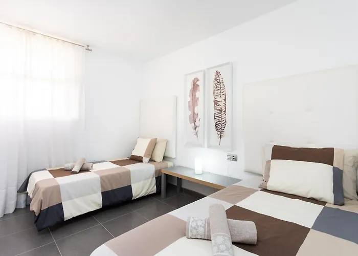 Frontline Penthouse With Heated Pool And Parking * Los Cristianos (Tenerife)