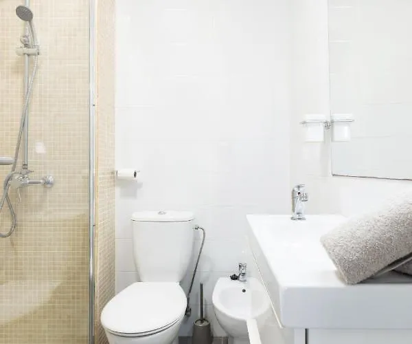 Frontline Penthouse With Heated Pool And Parking Appartement