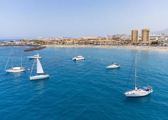 Frontline Penthouse With Heated Pool And Parking Appartement Los Cristianos (Tenerife)