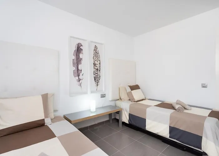 Appartement Frontline Penthouse With Heated Pool And Parking