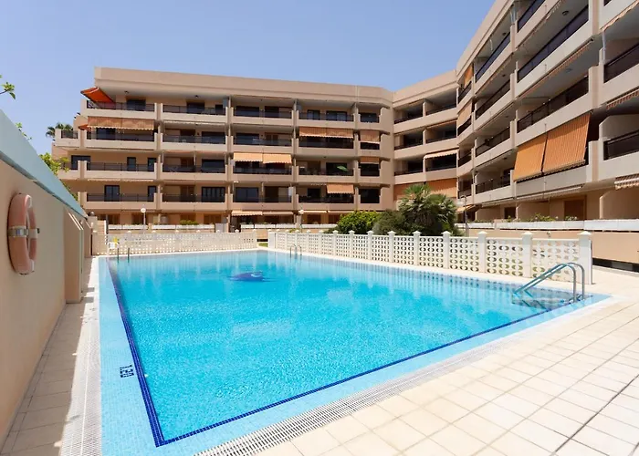 Frontline Penthouse With Heated Pool And Parking Appartement Los Cristianos (Tenerife)
