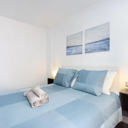 Apartmán Frontline Penthouse With Heated Pool And Parking Los Cristianos (Tenerife)