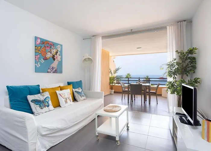 Frontline Penthouse With Heated Pool And Parking Lägenhet