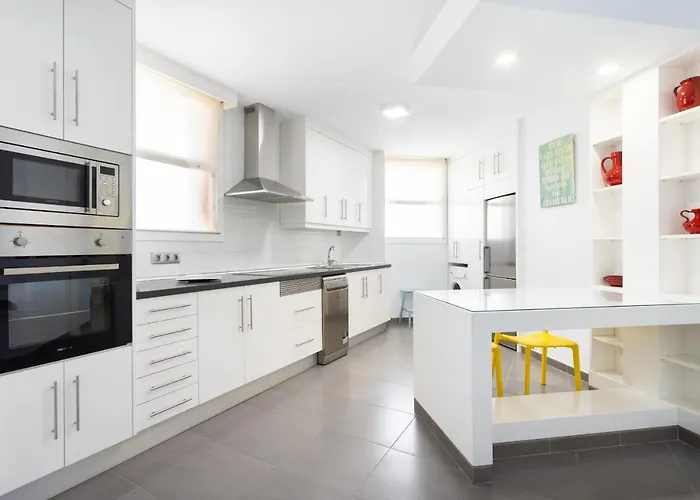 Frontline Penthouse With Heated Pool And Parking Appartamento *