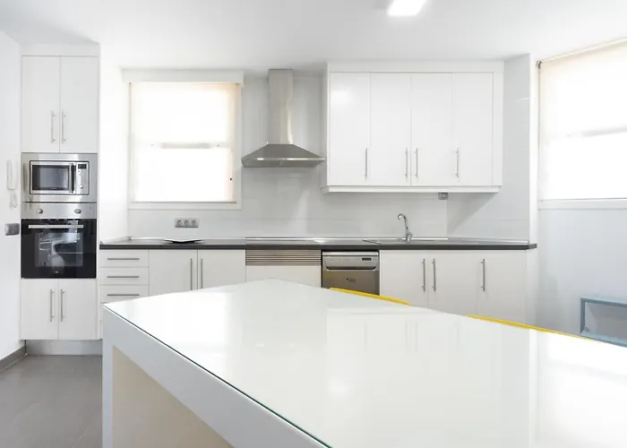 Frontline Penthouse With Heated Pool And Parking