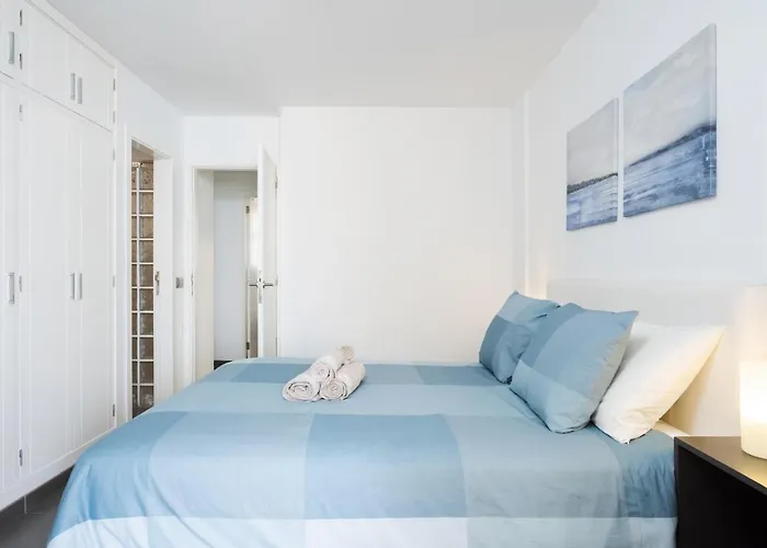 Frontline Penthouse With Heated Pool And Parking Appartamento Los Cristianos (Tenerife)