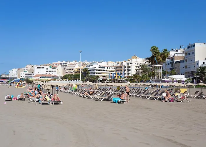 Frontline Penthouse With Heated Pool And Parking Los Cristianos (Tenerife)