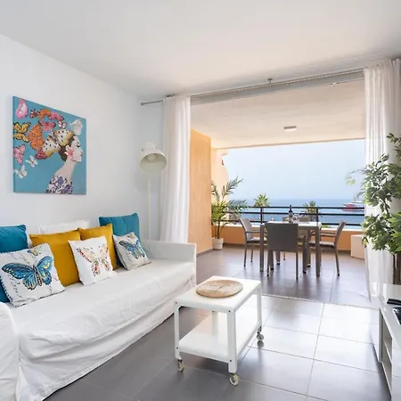 Frontline Penthouse With Heated Pool And Parking Appartement