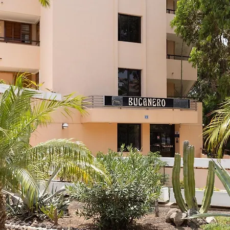 Frontline Penthouse With Heated Pool And Parking Appartement